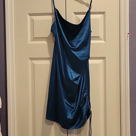 honey and rosie blue dress Honey and Rosie V-Neck Sleeveless Stretch Velvet Dress